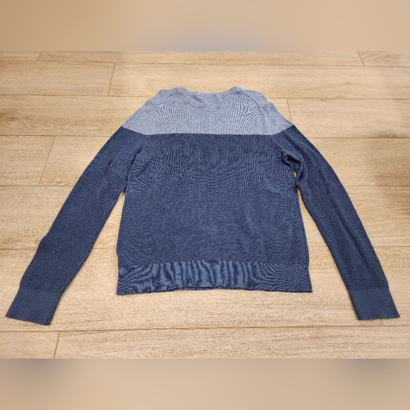 Men’s Express Colorblock Sweater - Picture 4 of 4